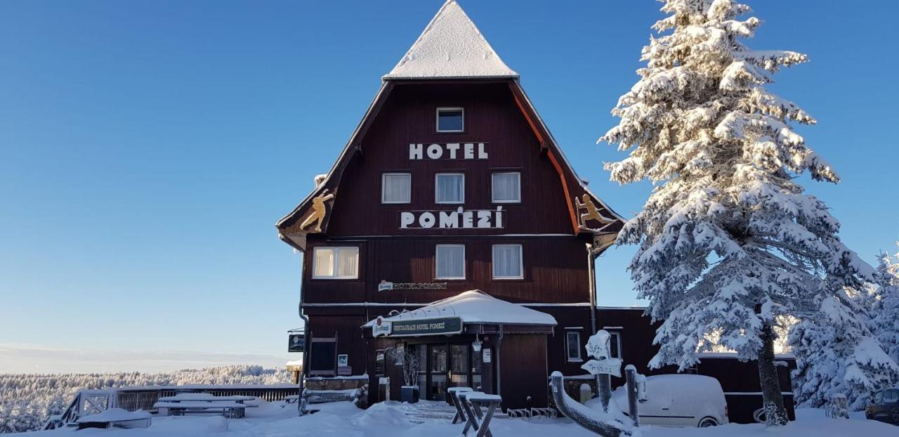 Hotel A Restaurace Pomezi Cínovec Exteriör bild