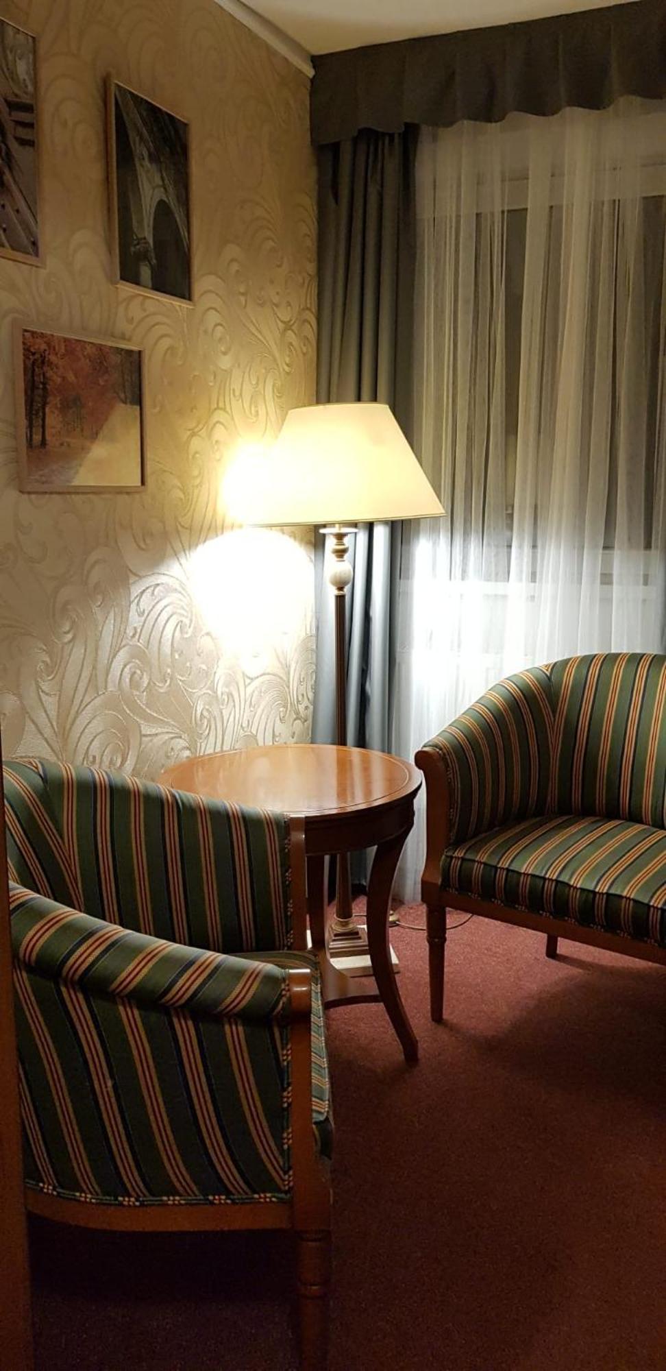 Hotel A Restaurace Pomezi Cínovec Exteriör bild
